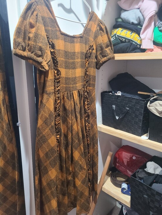 Ivy City Co Dresses & Skirts - ivy city holly Plaid Puff-Sleeve Midi Dress